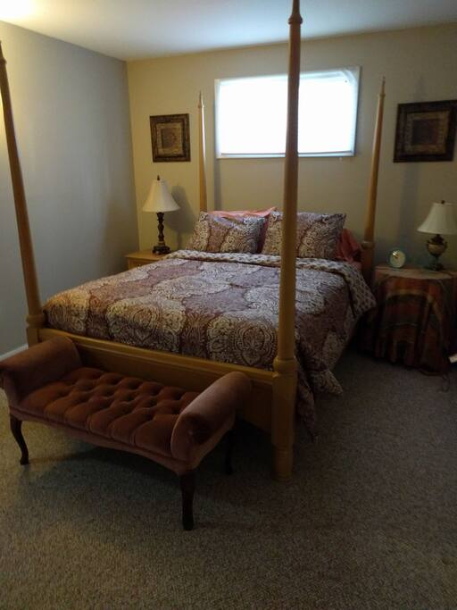 Bedroom with queen bed