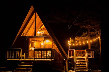 A-Frame Big Bear, Rain Shower, Heated Bath floors.