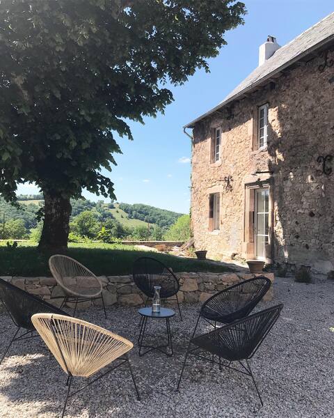 Large renovated farmhouse in Aveyron