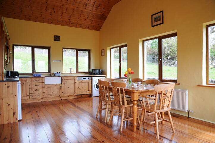 Griffins Holiday Cottage Cottages For Rent In Dingle Kerry Ireland