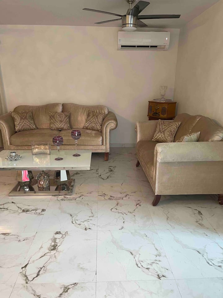 Elegante Casa En Privada Residencial - Ciudad Obregón