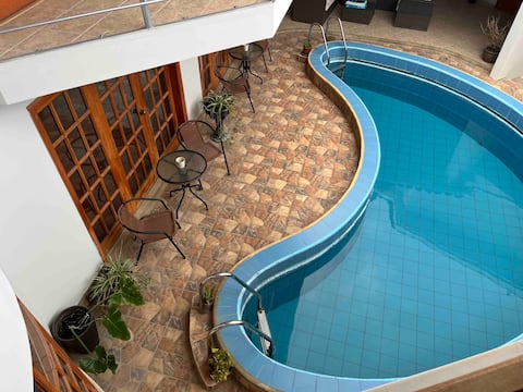 Home w thermal waters Baños del Inca, sleeps 12
