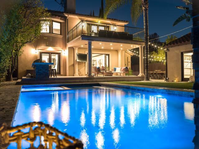 Stunning Mediterranean with pool, spa, bbq, gym. gallery image 3