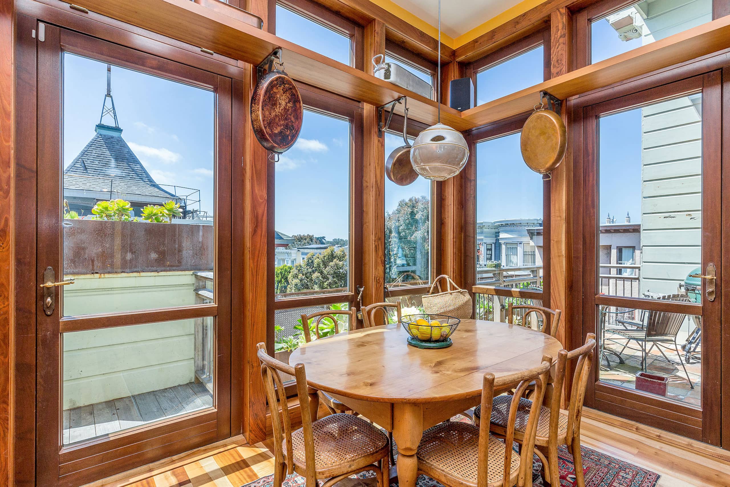 Condo in San Francisco · ★4.96 · 3 bedrooms · 3 beds · 1 bath - Image 15