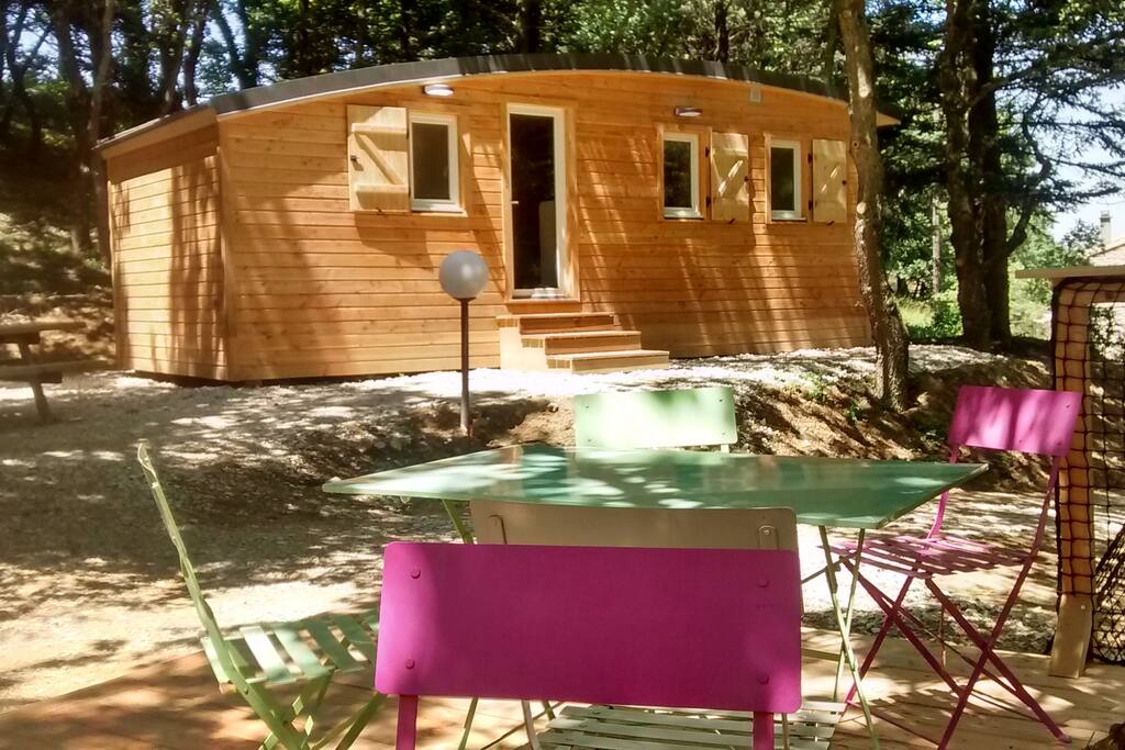 Chalets en bois pou 4/6 personnes