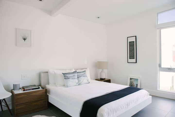 Dormitorio 1 de 3 - cama tamaño queen