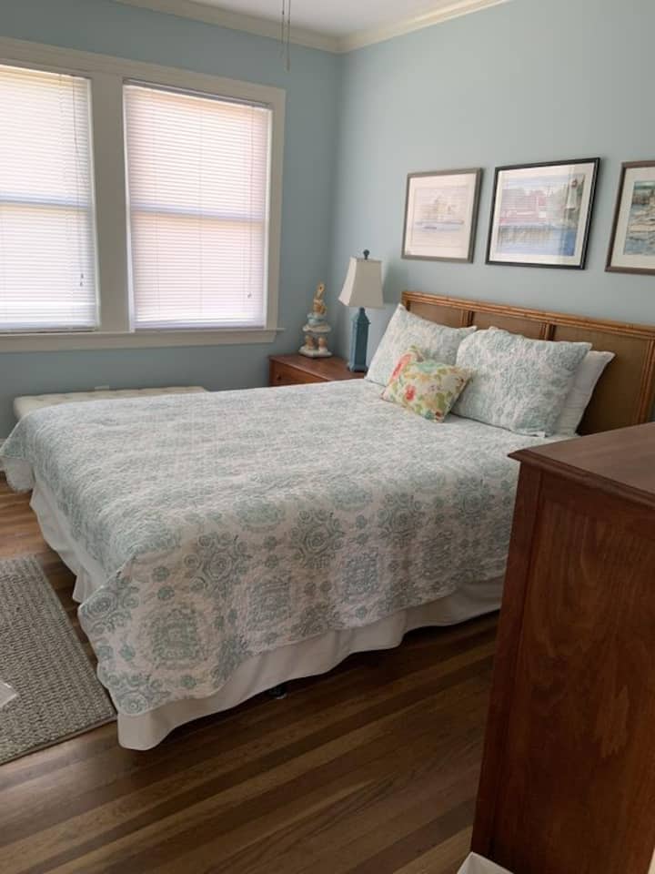 Spavaća soba br. 2, na katu: jedan bračni krevet