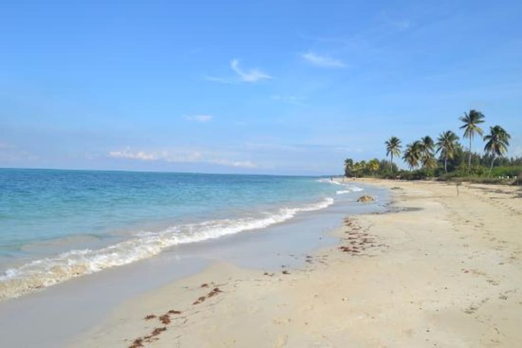Santa Maria Beach! Ten minutes walk from casa SantaMareya