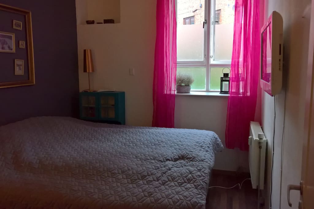 Queen size bed