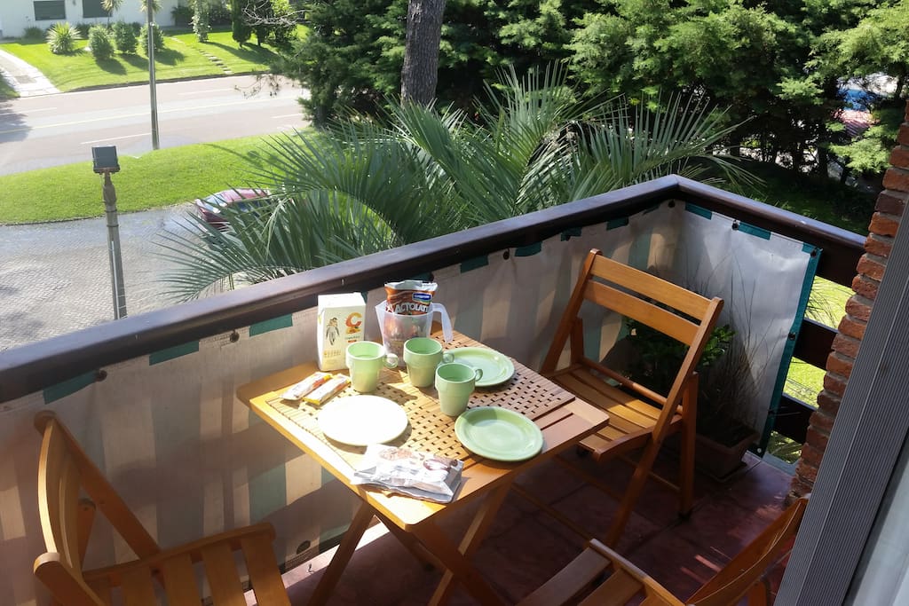 Desayuno en la terraza