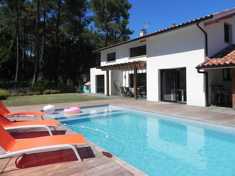 Stunning ocean villa, forest, heated pool
