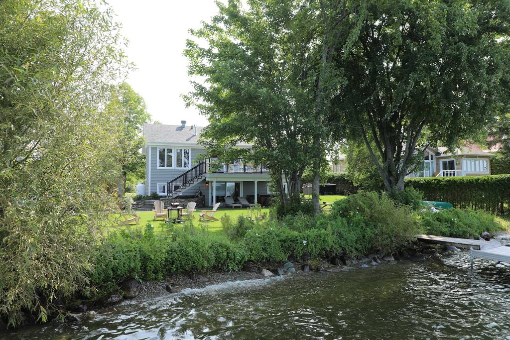 Exterior Lakeside