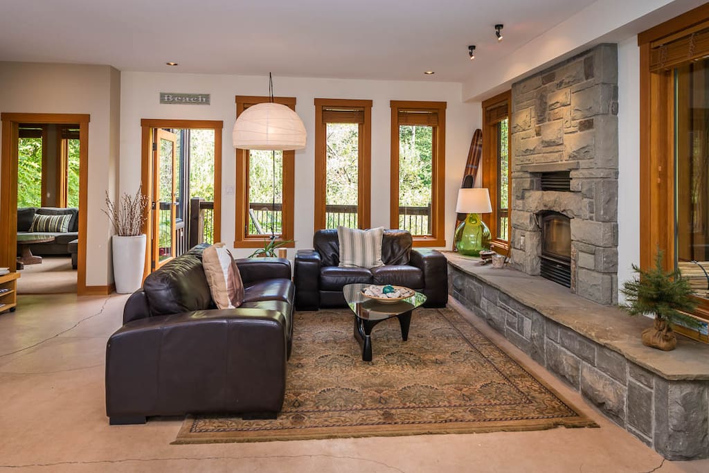 WOODBURNING FIREPLACE