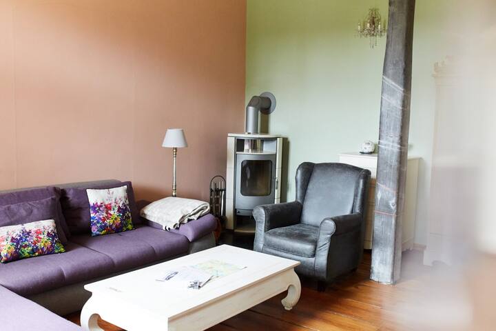 Каминот е само дел од нашиот. 