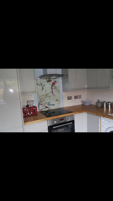 Modern well equipped kitchen.