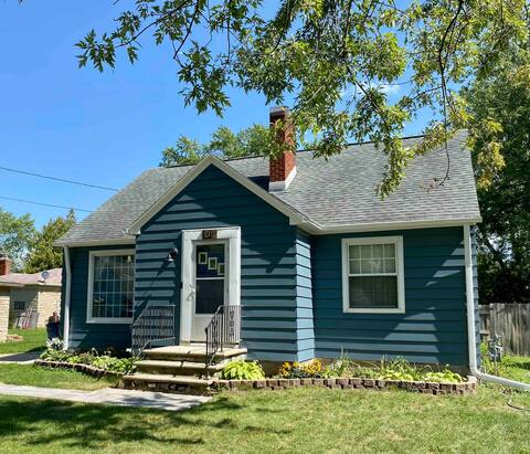 Cheerful three bedroom home minutes from Lambeau