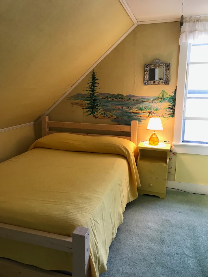 "Beau Pres", Sovrum 5