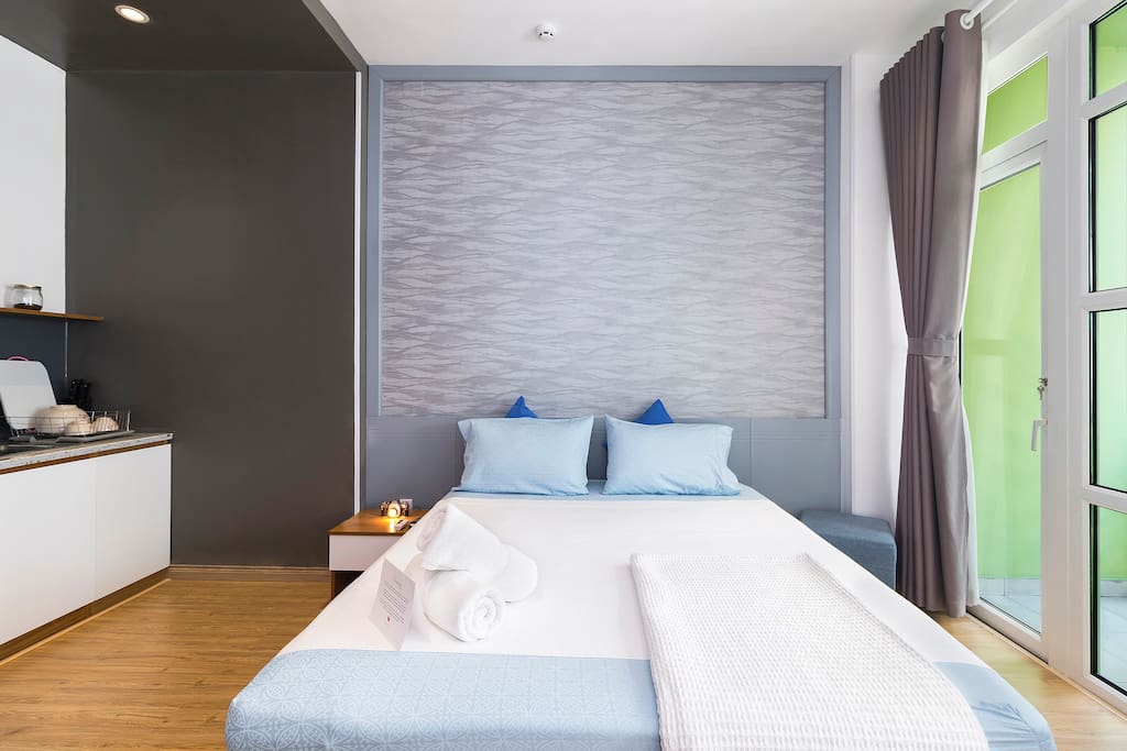 A firm but comfortable
king-sized bed topped with soft Egyptian cotton linens