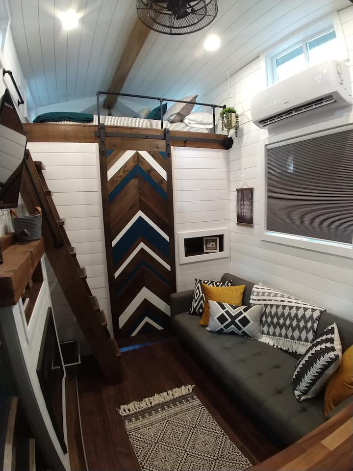 Little Eventyr Tiny House of the Laurel Highlands Tiny houses for
