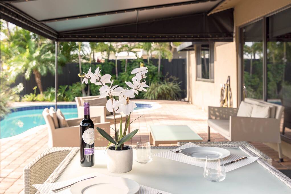 Dinner and cocktails/wine by the pool