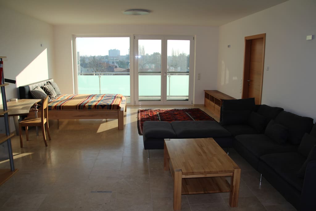 large room with 2 double beds
(180 x 200 cm)