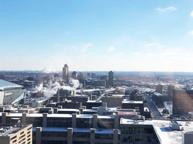 Studio Condo - 3 blocks from Super Bowl 2018