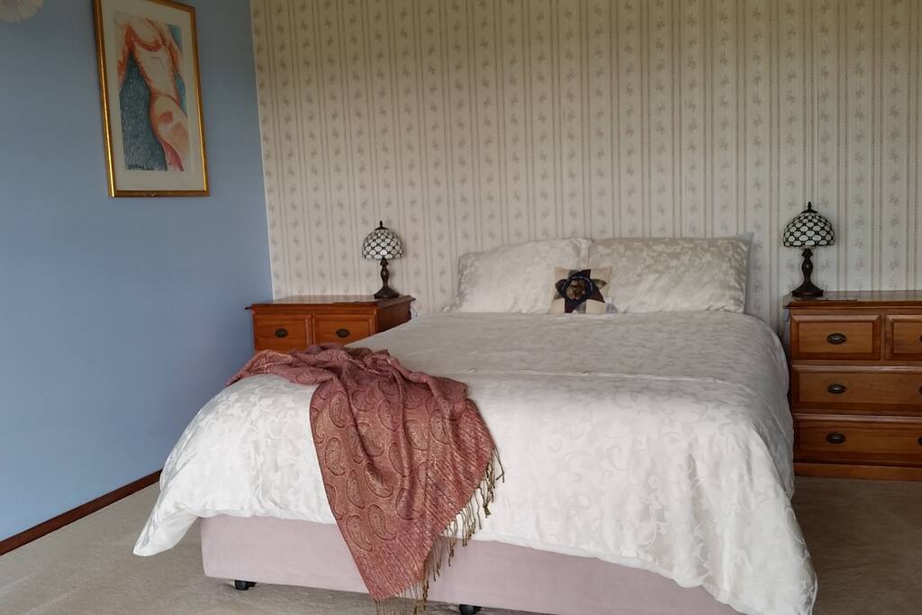 View Room Bed 1