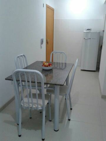 Apartamento novo, aconchegante e muito iluminado