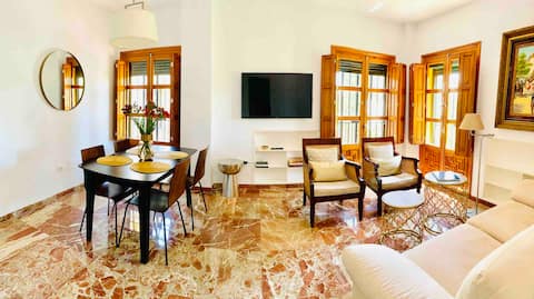 Popular Airbnb listing: Bright, beautiful view in Plaza Santa Cruz in Santa Cruz