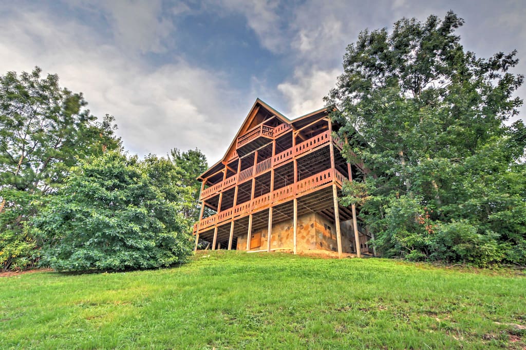 The lush property is located just north of Great Smoky Mountain National Park.