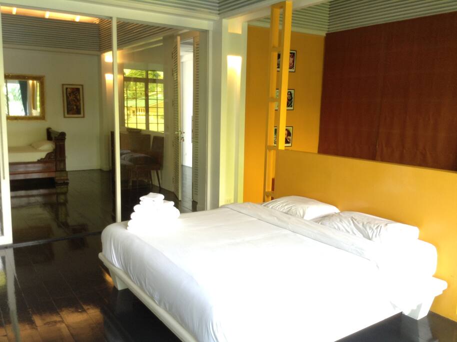 King size bed