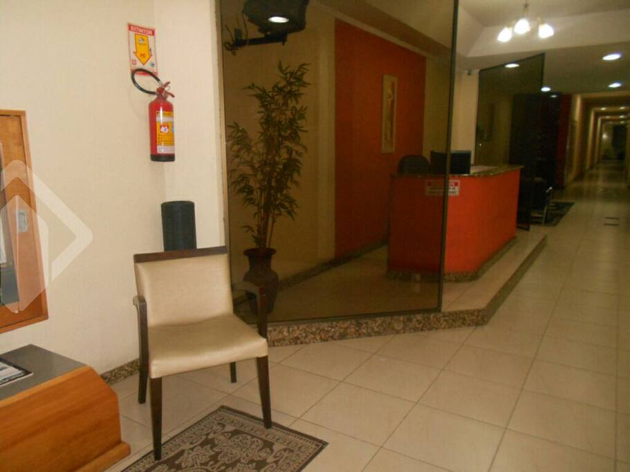 Hall de entrada do prédio.