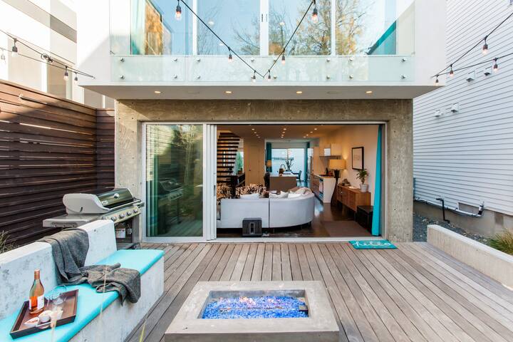 *Custom LoHi Retreat* | Theater | Hot Tub | Views gallery image 2