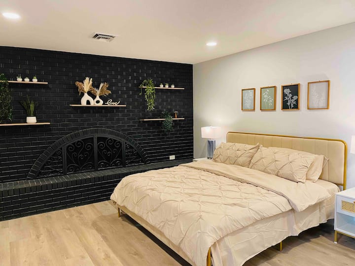 Central Vegas Hideaway: 1br Studio W/ Pool & Patio - Las Vegas, NV
