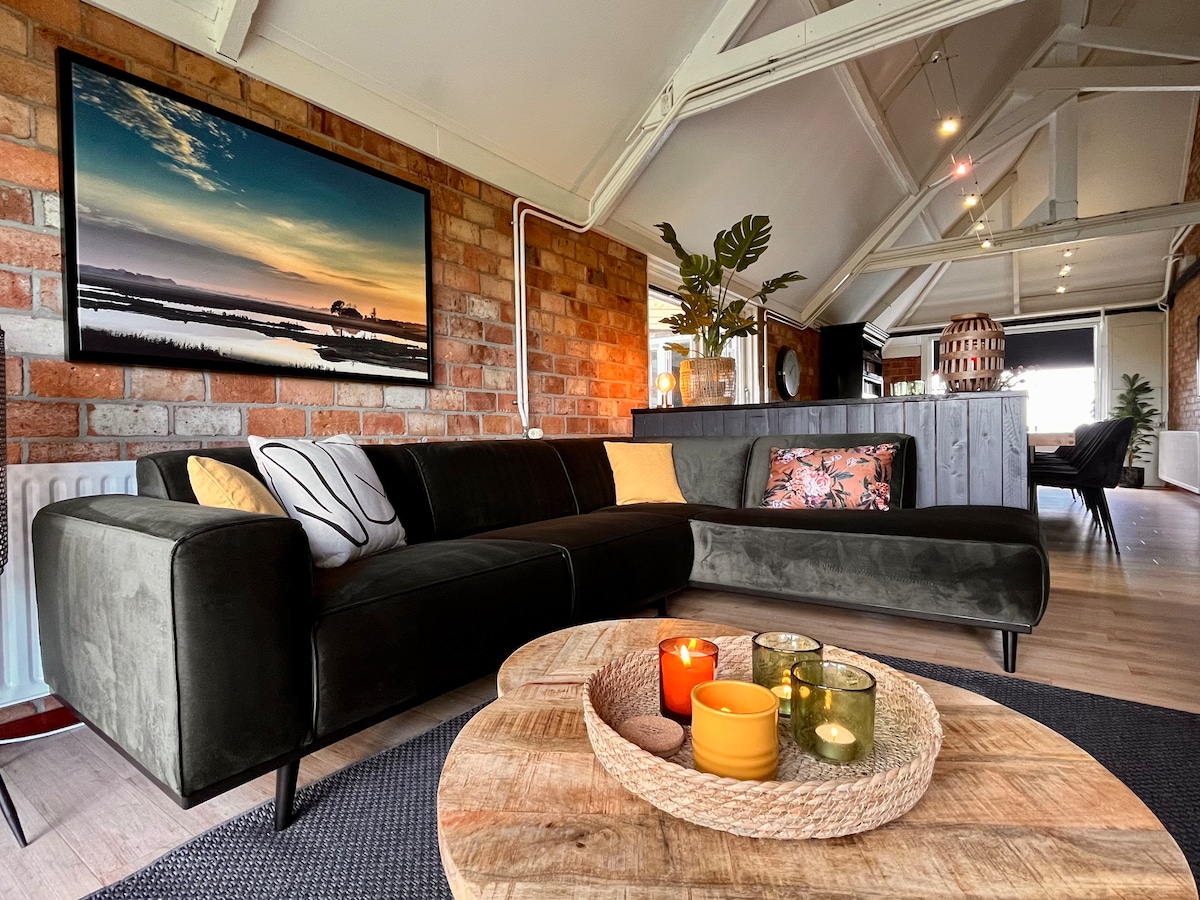 Top performing Airbnb: Stolpboerderij Noorderwind 18 people on Texel in Wijk 01 Het Nieuwe Land