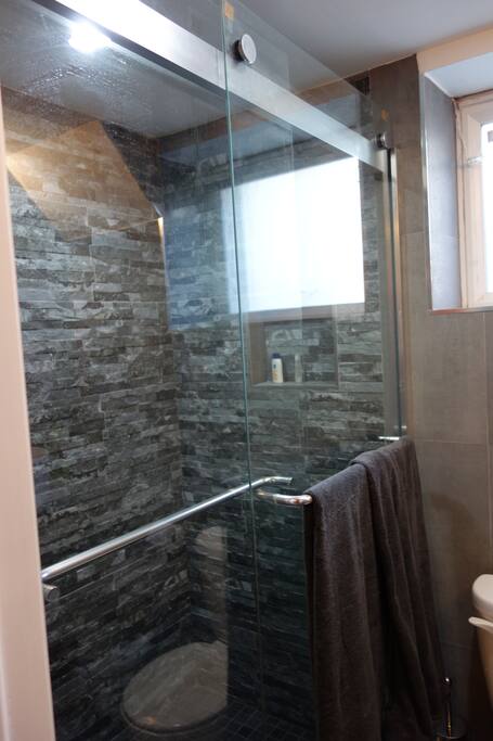 Newly renovated bath
