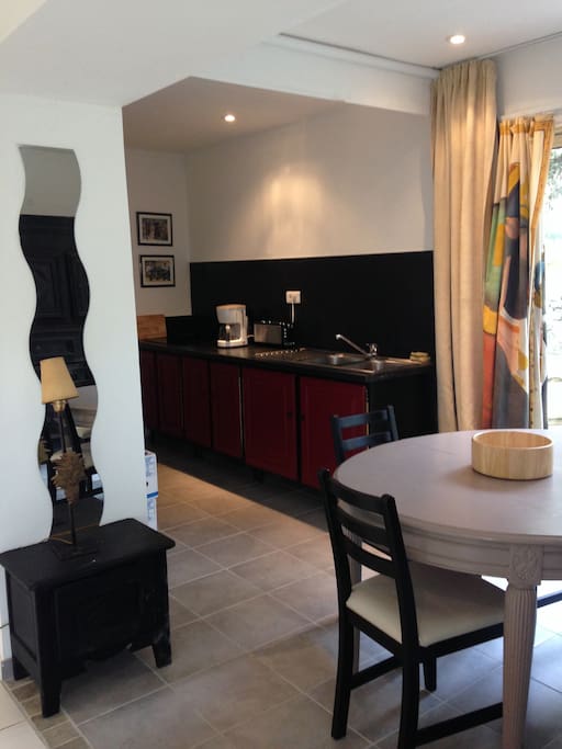 ELEPHANTEAU KITCHEN