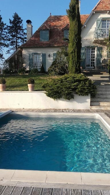 Maiso -piscine au soleil