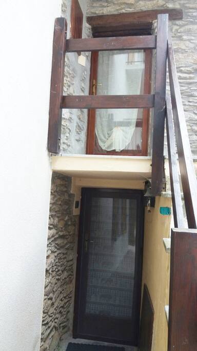 ingresso abitazione da cucina e camera da letto