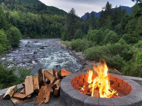 Basecamp Guesthouse with River & Waterfall Views