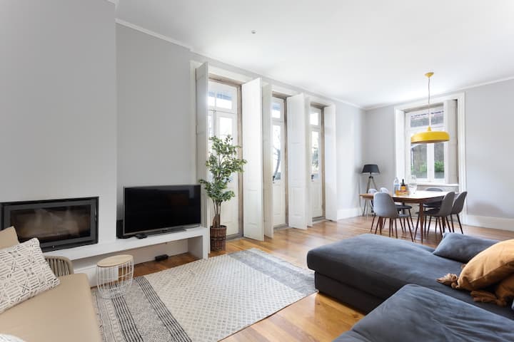 Baron House - 3 Bedroom Duplex Garden & Parking - Avintes