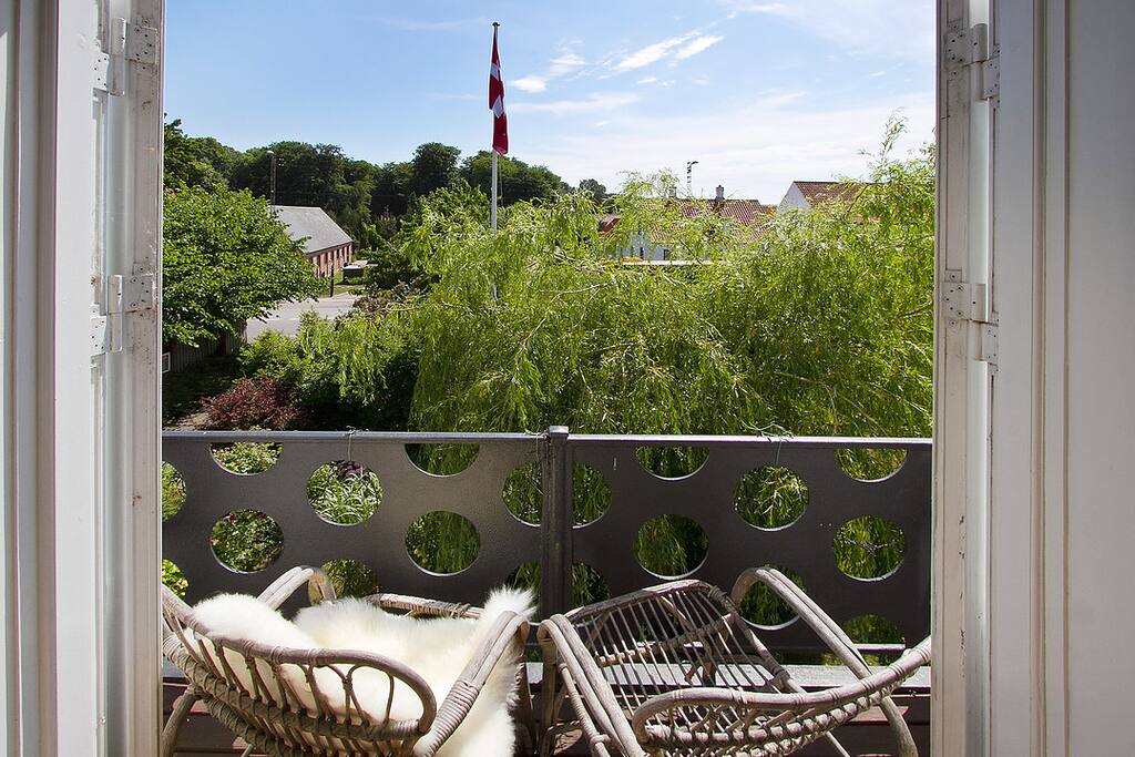 Balcony to the south