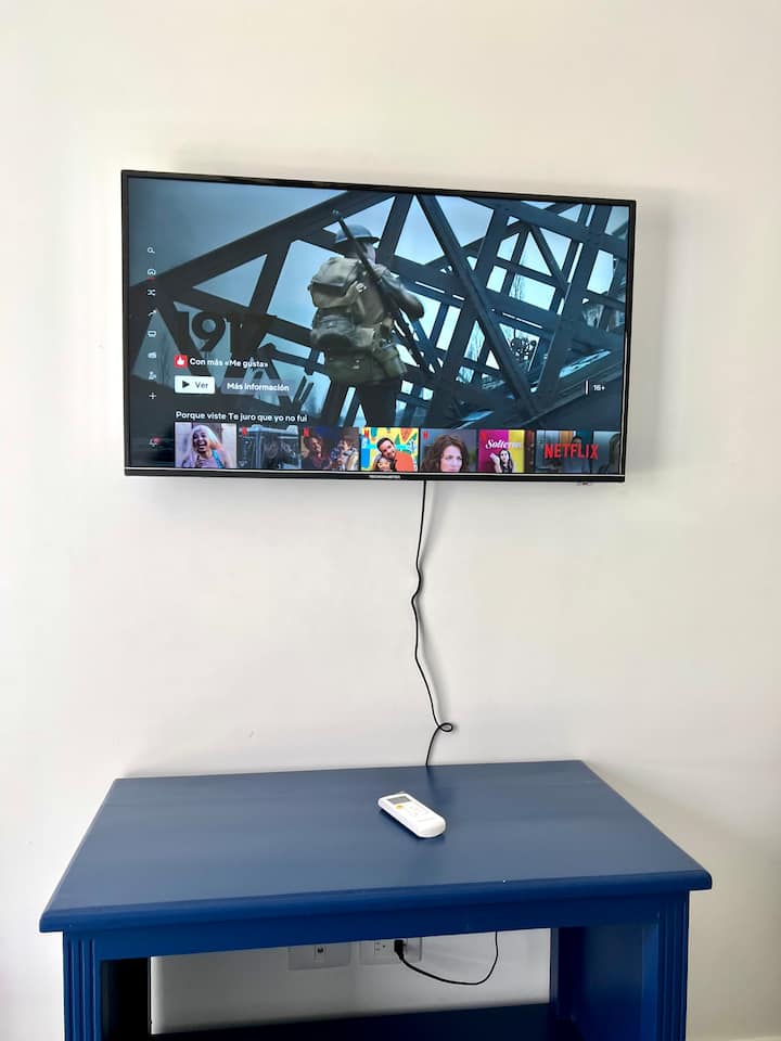 ทีวีอยู่ในห้อง