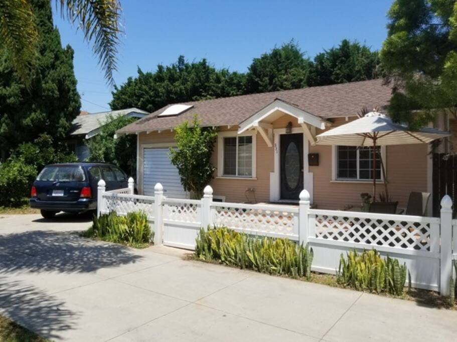 front of bungalow showing driveway