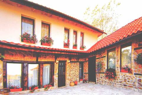 Guest House "Plevenic" in Deer Balkan