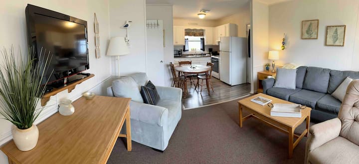 Holiday Cottages-"mako" ~Pool~ 3 Mi. To Beach - Chincoteague, VA