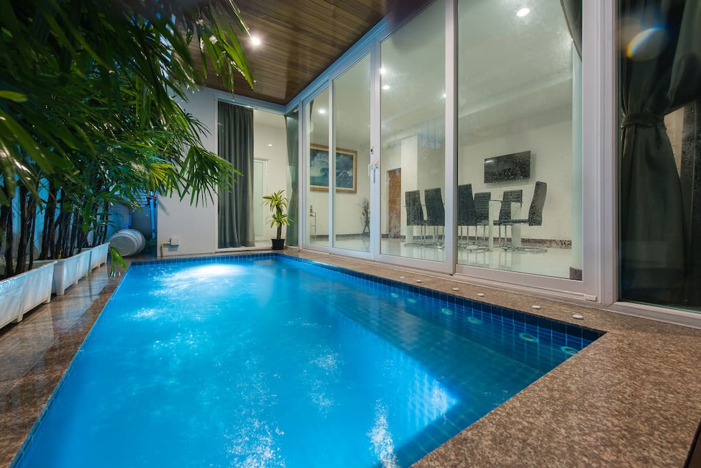 Jacuzzi pool size is 4 x 2 meters, and depth is 1.4 meters