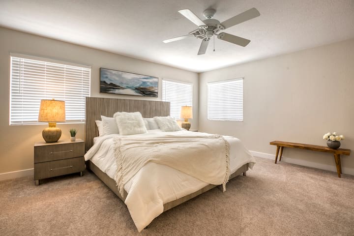 Stay play don’t delay ! 4 bedroom 3 bath 8 beds!