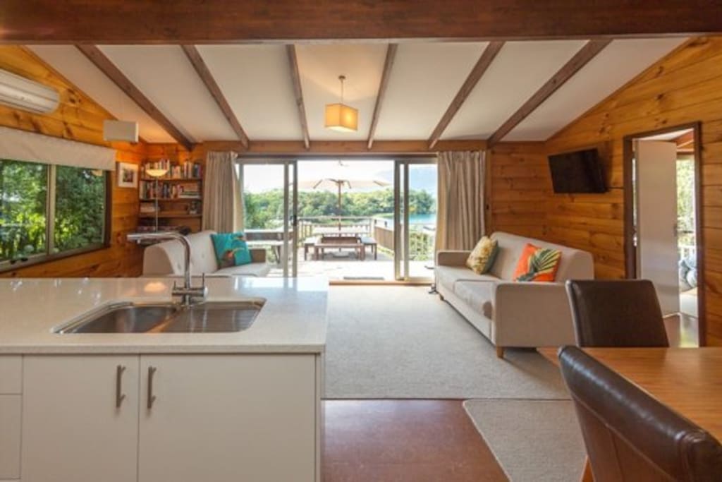 Kitchen Lounge