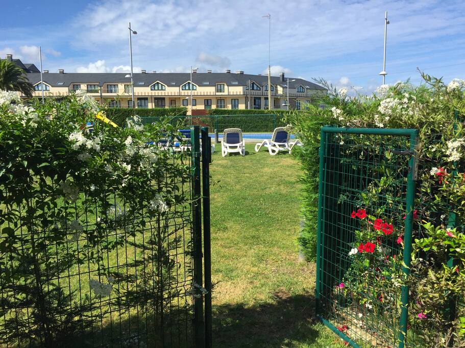 Salida directa al jardin y piscina